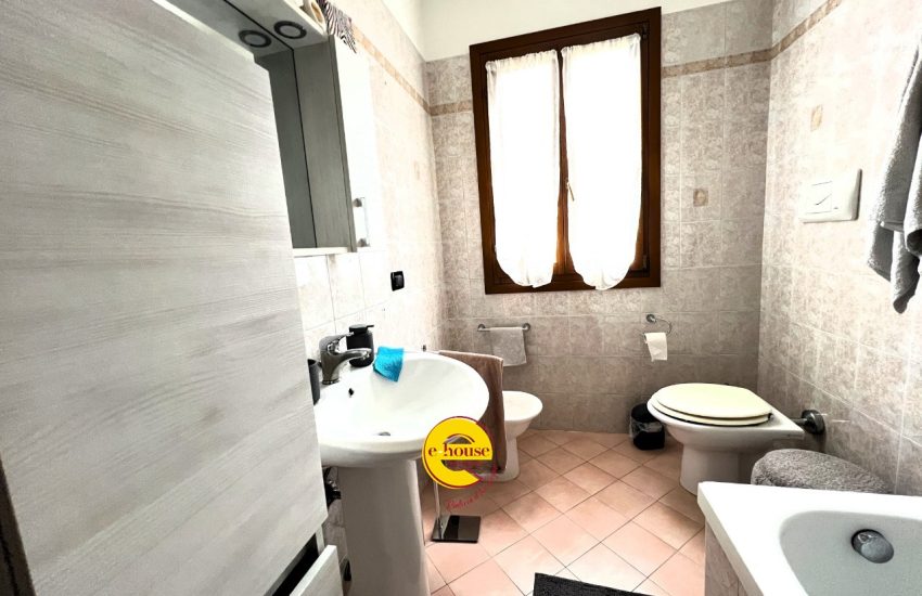 30c5bedb-6d52-4e45-b0d4-e2cbf20ba819.jpg
