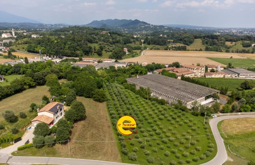 3284aee8-773a-4410-816c-ee39708328f2