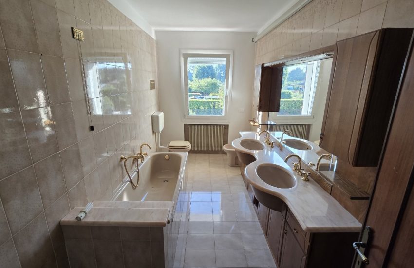 74a7ed25-9620-4330-ae6f-5a458bd67088.jpg